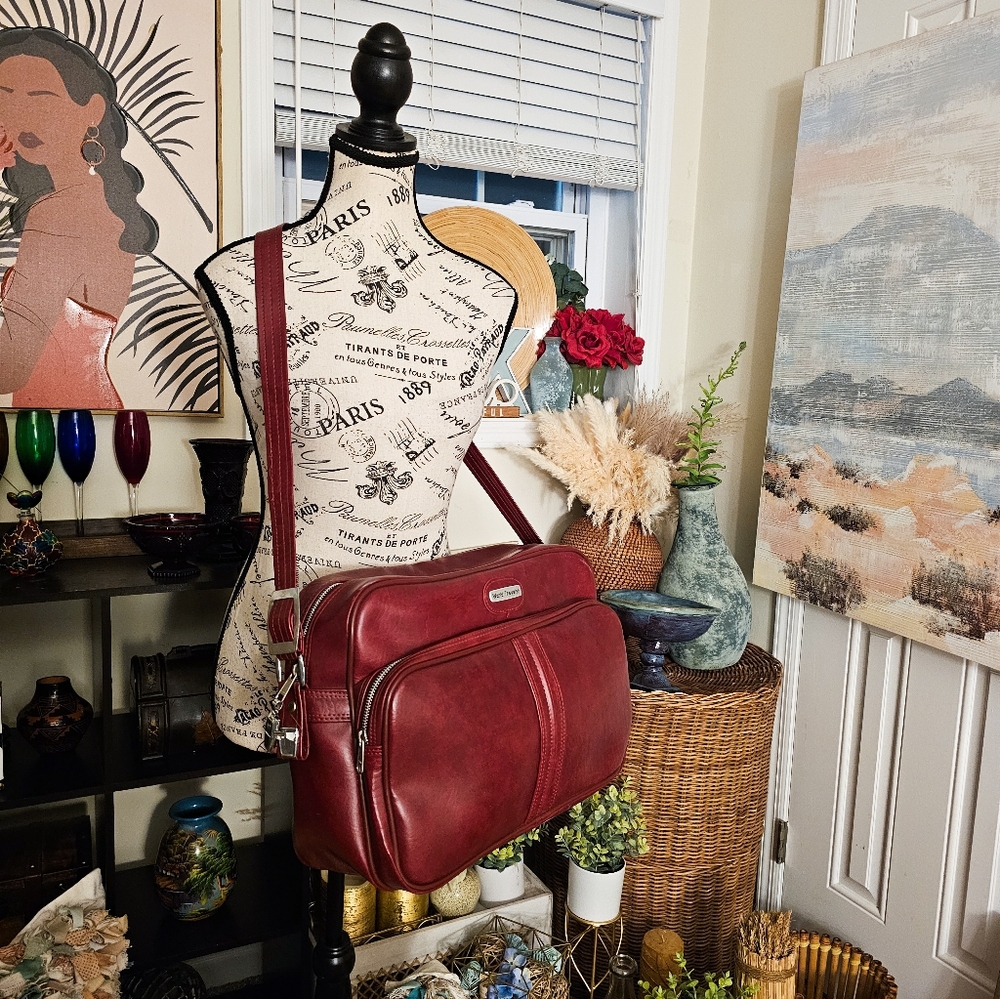 Vintage World Traveler Burgundy Travel Bag | Made in Korea | Adjustable Strap |
